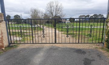 FENCING Awards nomination - Louw Steel Gates by PH Fencing