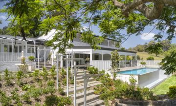 FENCING Awards 2021 Finalist - The Farm House by Insular Frameless Glass
