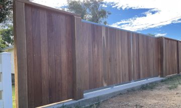 FENCING Awards 2021 Finalist - Ironbark Fence by Darren Skewis Fencing
